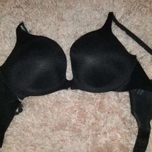 32 D pushup bra hardly there Victoria's secret